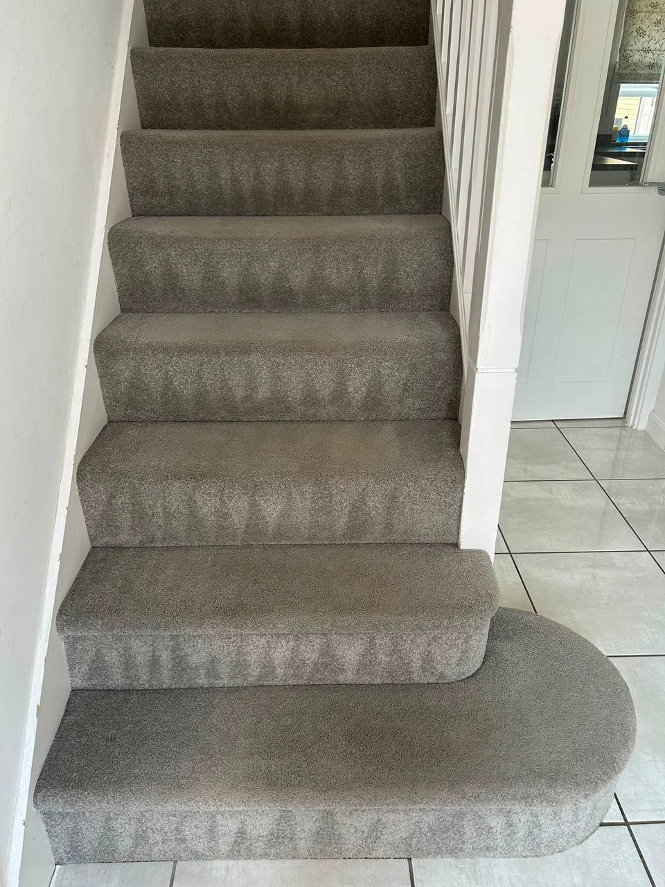 Taupe stairs after cleaning